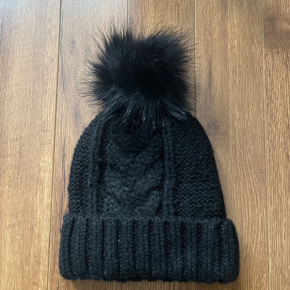 Aerie knit Pom Pom hat - Picture 2 of 4